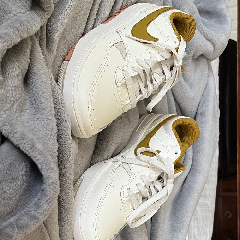 Nike White and Gold Sneakers